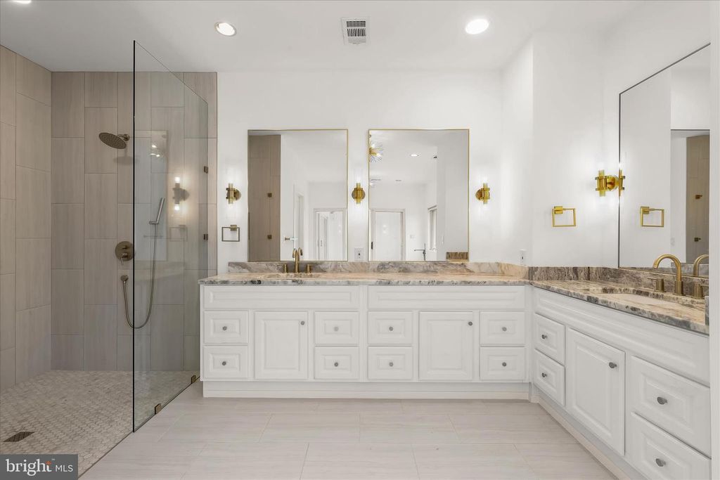 Image 63 of property listing at 11802 FARSIDE RD, Ellicott City, MD 21042