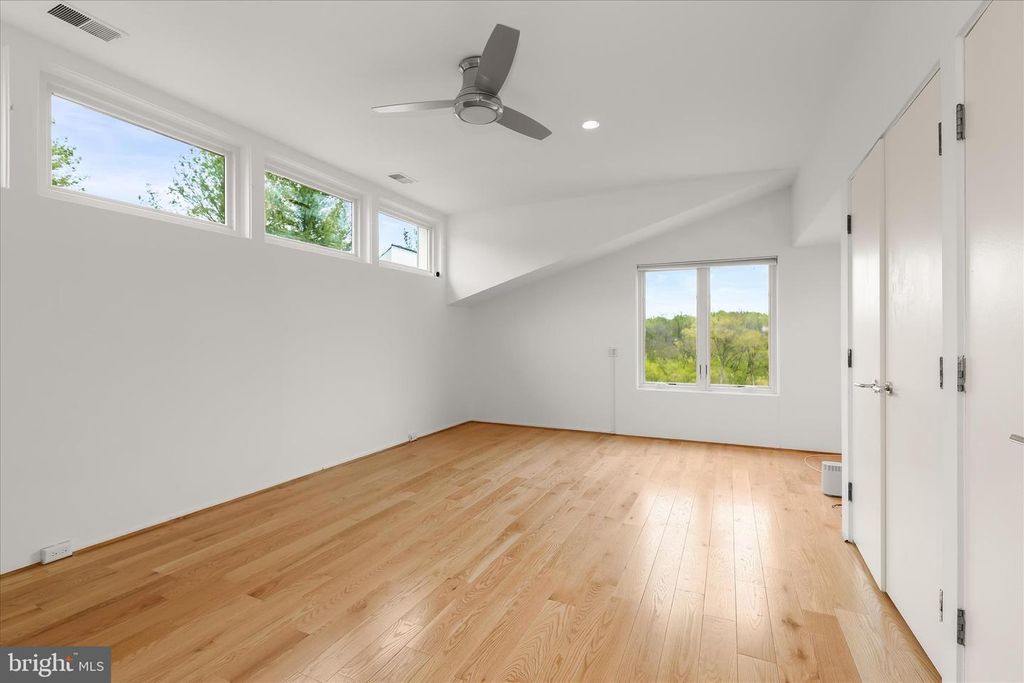 Image 69 of property listing at 11802 FARSIDE RD, Ellicott City, MD 21042