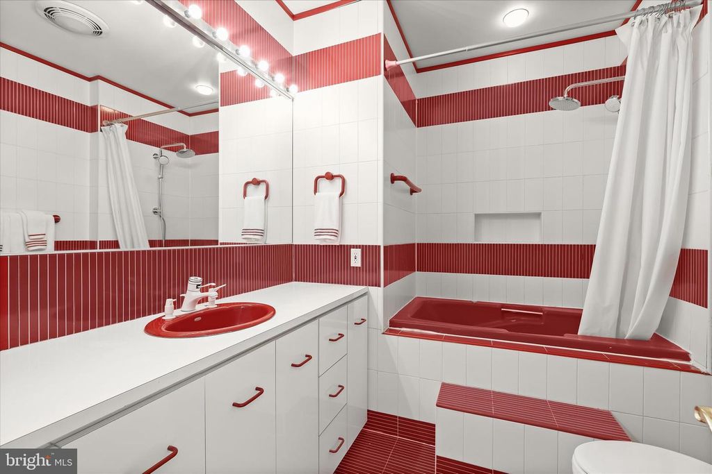 Image 71 of property listing at 11802 FARSIDE RD, Ellicott City, MD 21042