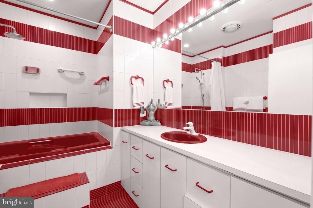 Image 72 of property listing at 11802 FARSIDE RD, Ellicott City, MD 21042