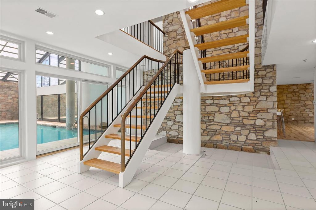 Image 77 of property listing at 11802 FARSIDE RD, Ellicott City, MD 21042