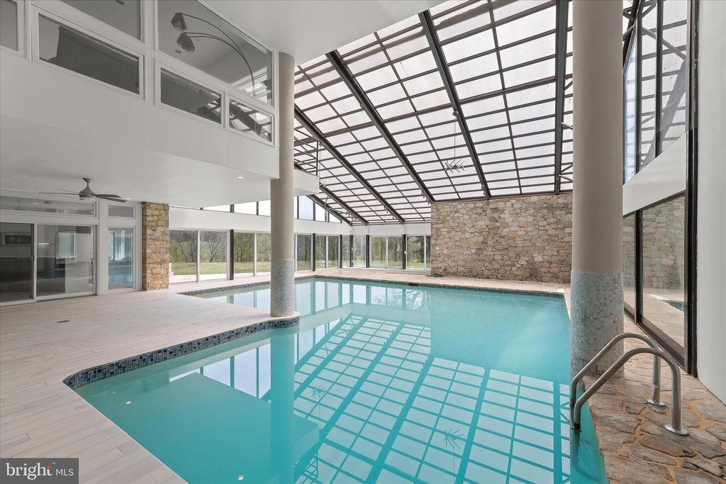 Image 79 of property listing at 11802 FARSIDE RD, Ellicott City, MD 21042