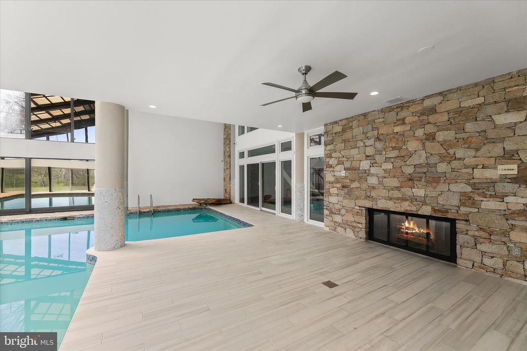 Image 83 of property listing at 11802 FARSIDE RD, Ellicott City, MD 21042