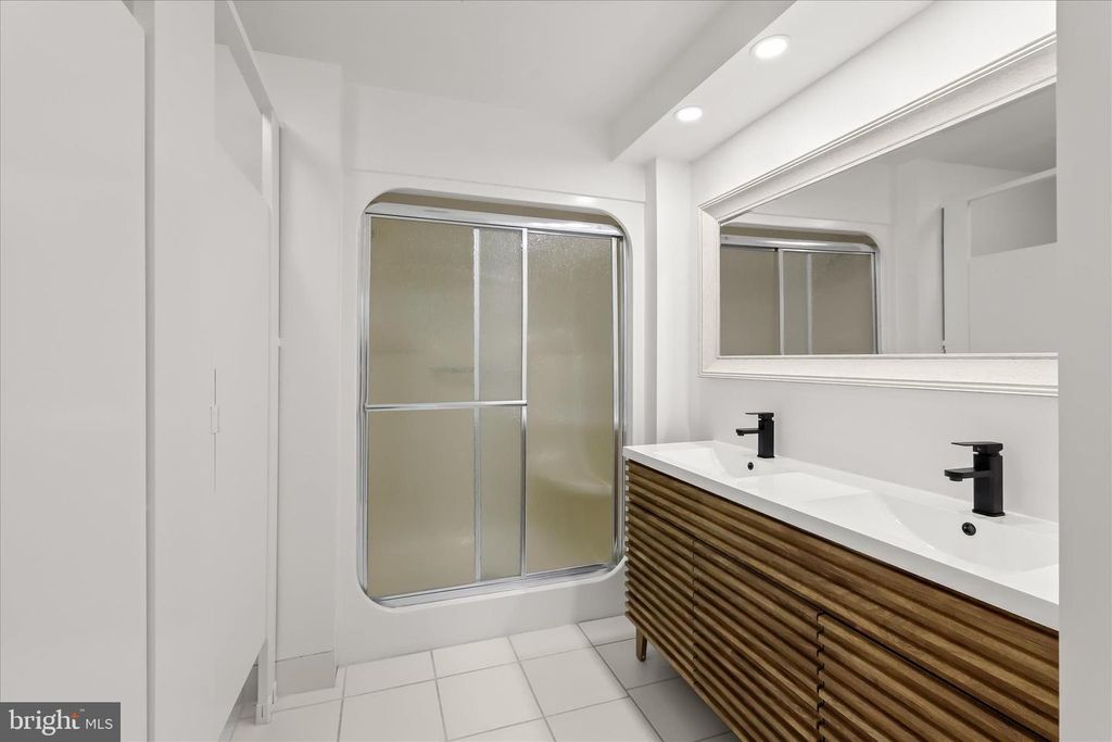 Image 88 of property listing at 11802 FARSIDE RD, Ellicott City, MD 21042