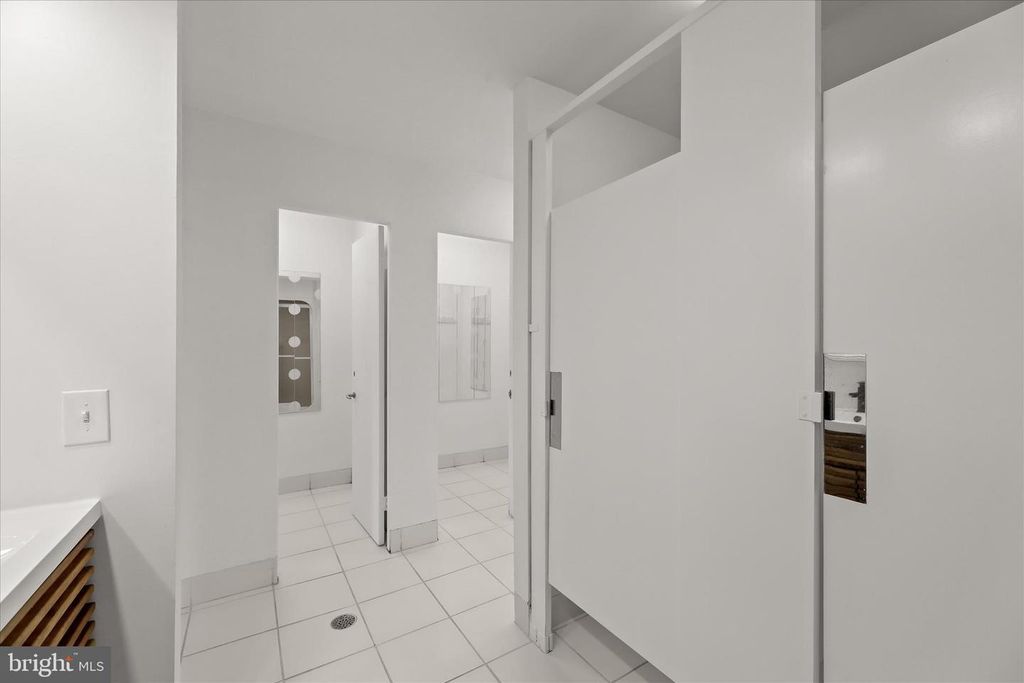 Image 90 of property listing at 11802 FARSIDE RD, Ellicott City, MD 21042