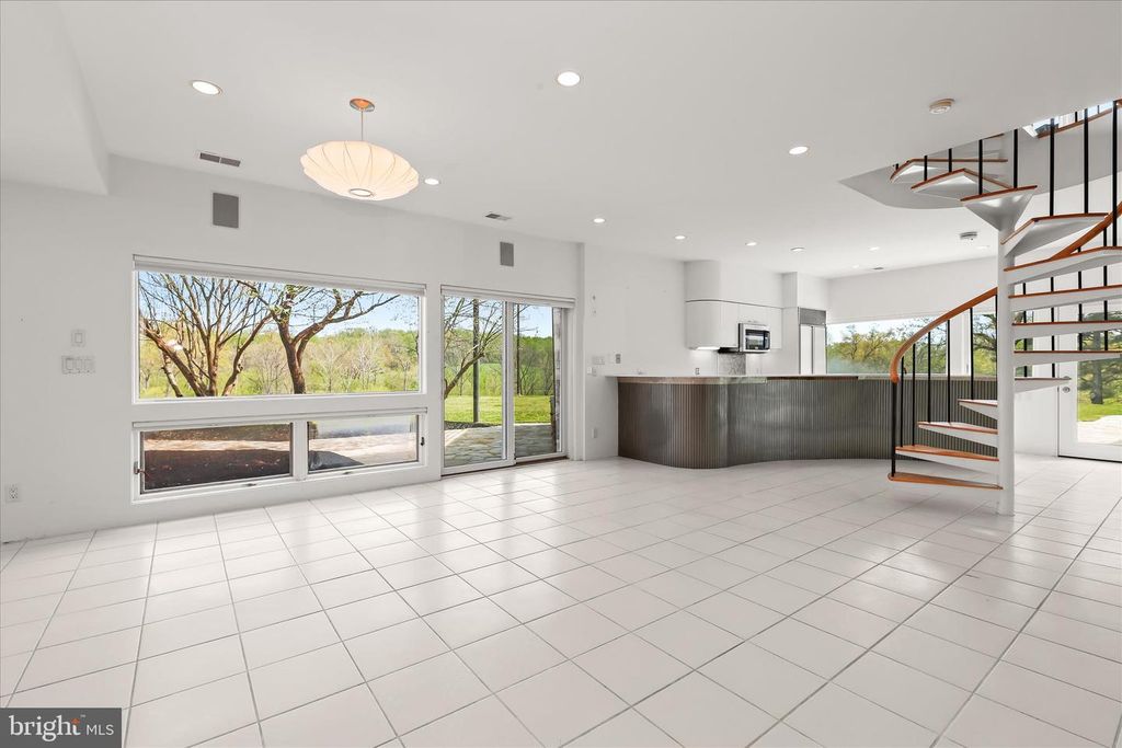 Image 94 of property listing at 11802 FARSIDE RD, Ellicott City, MD 21042