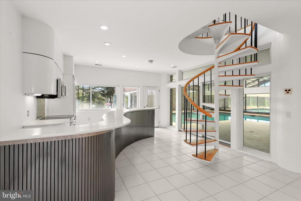 Image 95 of property listing at 11802 FARSIDE RD, Ellicott City, MD 21042