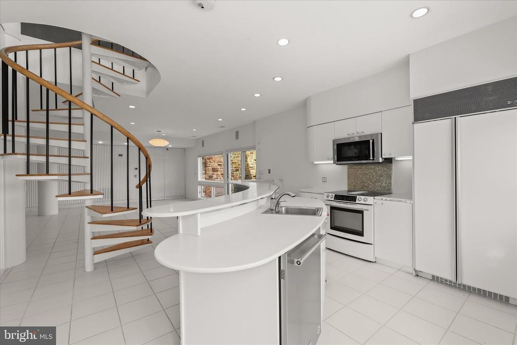 Image 96 of property listing at 11802 FARSIDE RD, Ellicott City, MD 21042