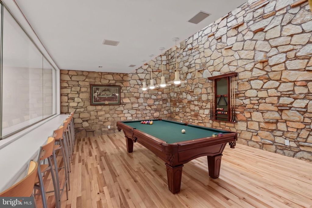 Image 99 of property listing at 11802 FARSIDE RD, Ellicott City, MD 21042