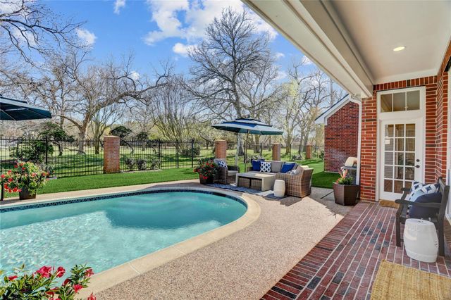 51 Dartmoor Court, Sugar Land, TX 77479