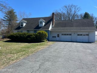 610 Saratoga Road, Schenectady, NY 12302