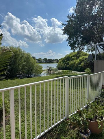 7762 Oak Grove Circle, Lake Worth, FL 33467