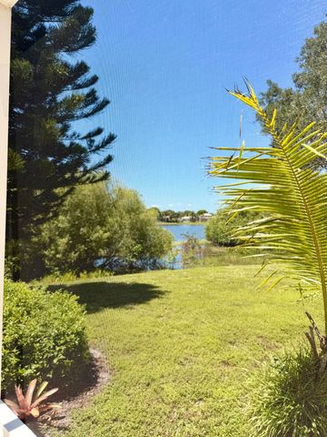 7762 Oak Grove Circle, Lake Worth, FL 33467