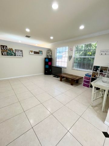 7762 Oak Grove Circle, Lake Worth, FL 33467
