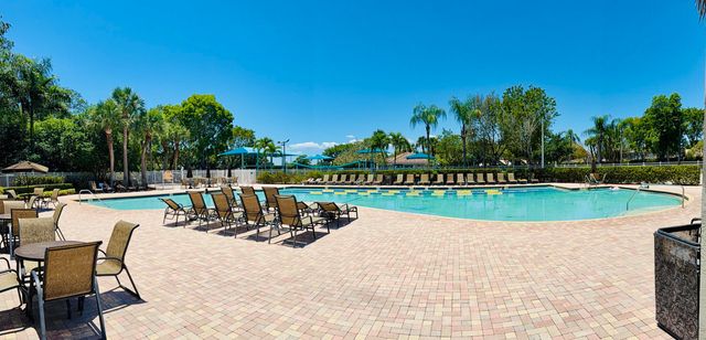 7762 Oak Grove Circle, Lake Worth, FL 33467