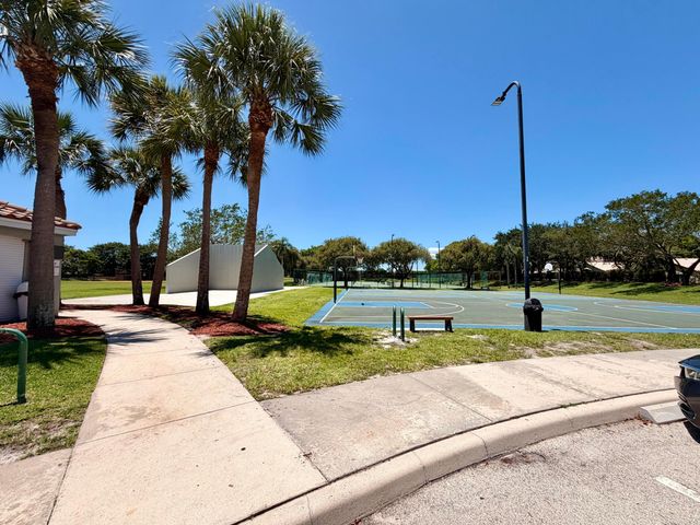 7762 Oak Grove Circle, Lake Worth, FL 33467