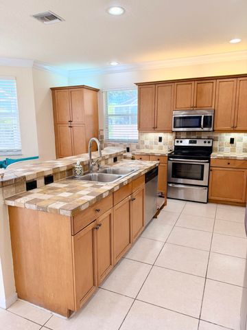 7762 Oak Grove Circle, Lake Worth, FL 33467