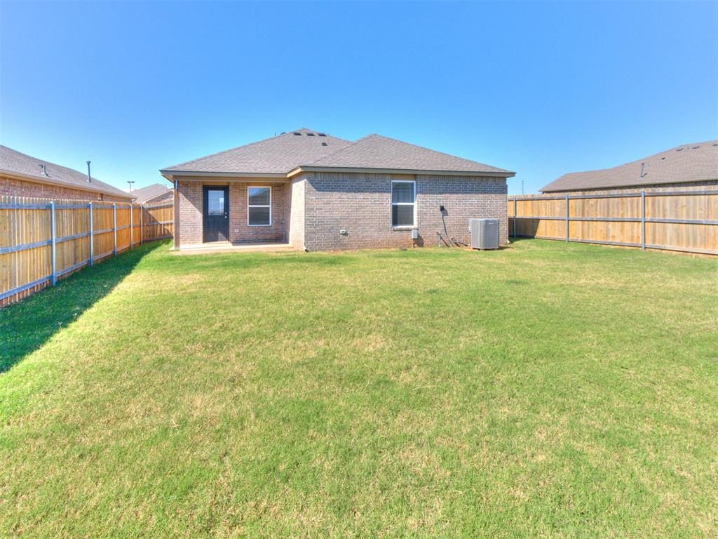 Image 16 of property listing at 626 Audrey Drive, Tuttle, OK 73089