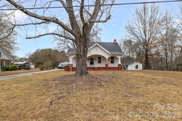 1820 S Park Drive, Reidsville, NC 27320