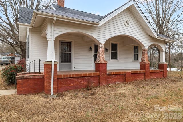 1820 S Park Drive, Reidsville, NC 27320