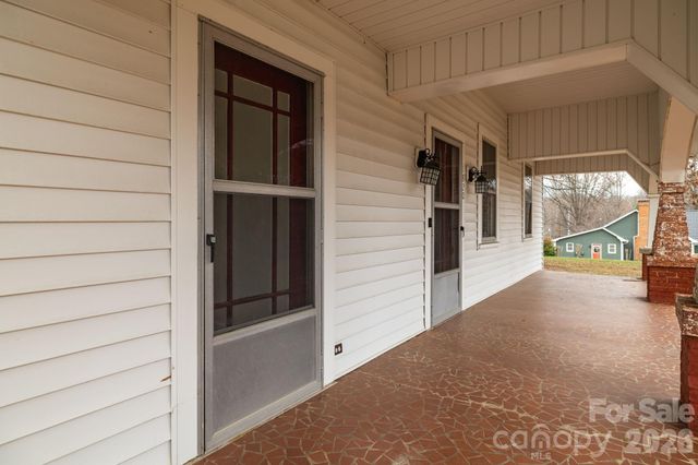 1820 S Park Drive, Reidsville, NC 27320