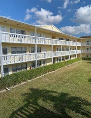 227 Dorset F, Boca Raton, FL 33434