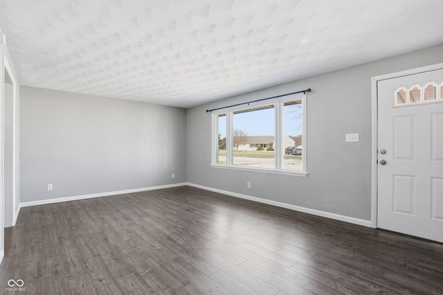 5717 - 5721 W Sr 132, Pendleton, IN 46064