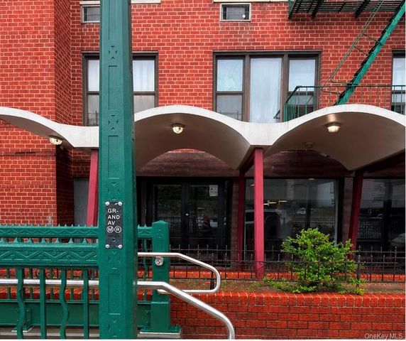 86-35 Queens Blvd 1D, Elmhurst, NY 11373