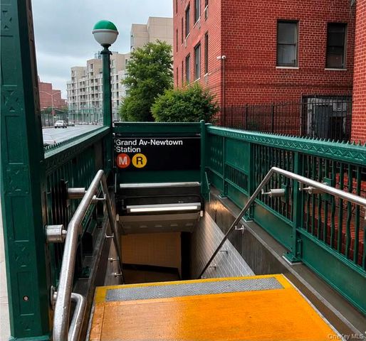 86-35 Queens Blvd 1D, Elmhurst, NY 11373