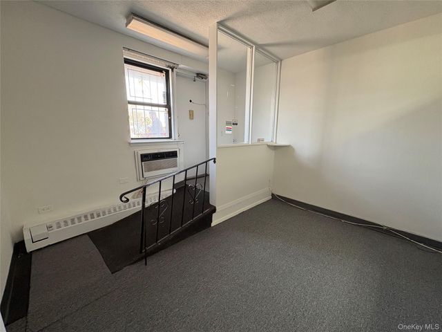 86-35 Queens Blvd 1D, Elmhurst, NY 11373