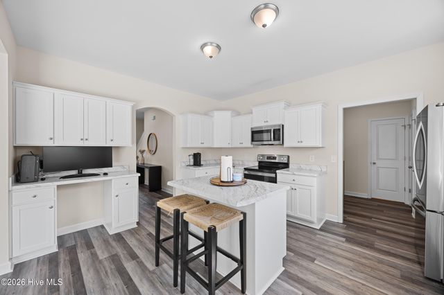 406 Silverstone Place, Hubert, NC 28539