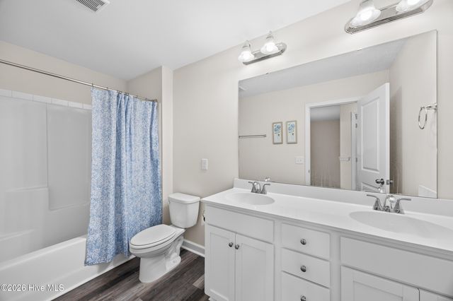 406 Silverstone Place, Hubert, NC 28539