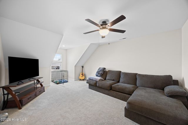 406 Silverstone Place, Hubert, NC 28539