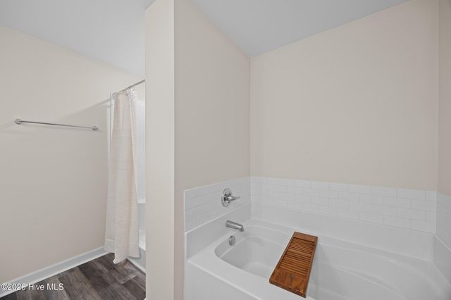 406 Silverstone Place, Hubert, NC 28539