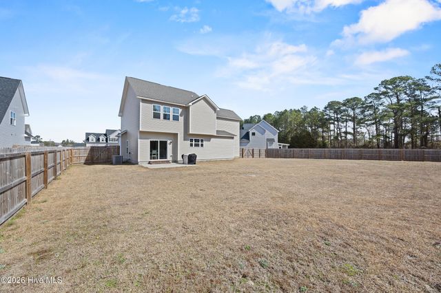 406 Silverstone Place, Hubert, NC 28539