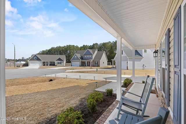 406 Silverstone Place, Hubert, NC 28539
