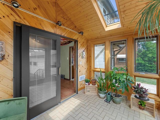 1123 North AVENUE, Sheboygan, WI 53083