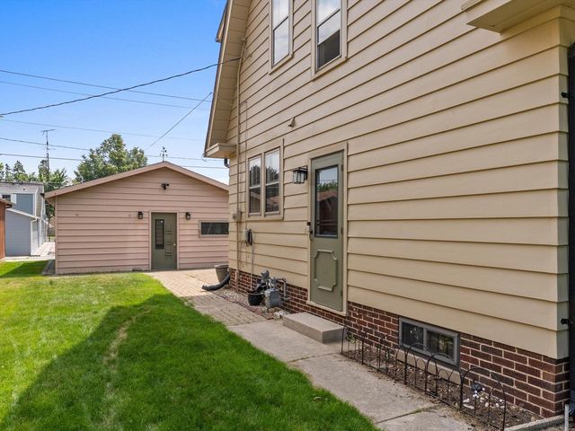 1123 North AVENUE, Sheboygan, WI 53083
