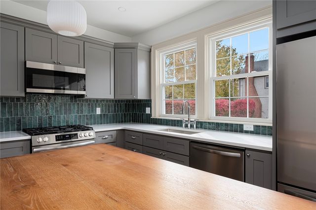 296 Cole Avenue, Providence, RI 02906