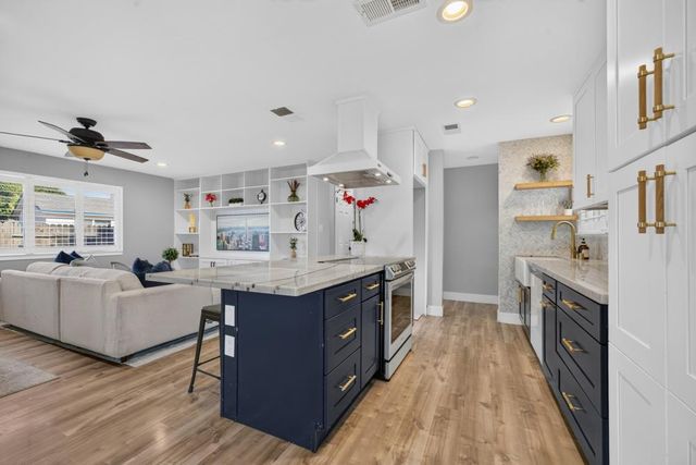 9325 Terra Linda Dr, Elk Grove, CA 95624