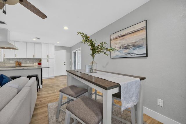 9325 Terra Linda Dr, Elk Grove, CA 95624