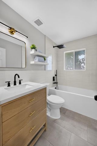 9325 Terra Linda Dr, Elk Grove, CA 95624