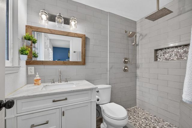 9325 Terra Linda Dr, Elk Grove, CA 95624