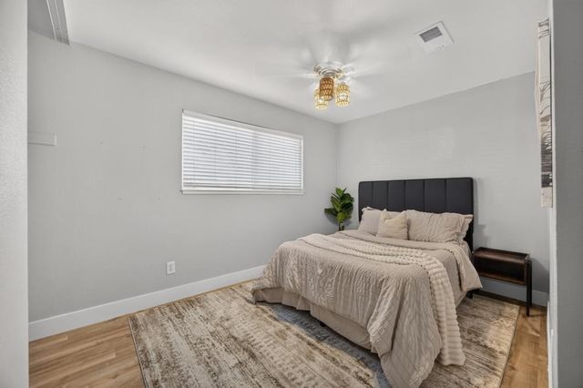 9325 Terra Linda Dr, Elk Grove, CA 95624