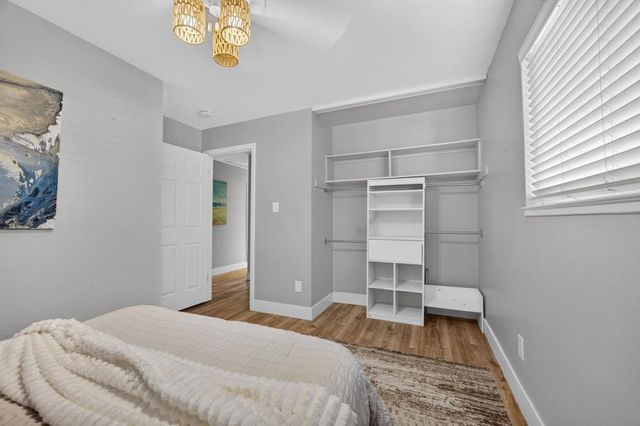 9325 Terra Linda Dr, Elk Grove, CA 95624
