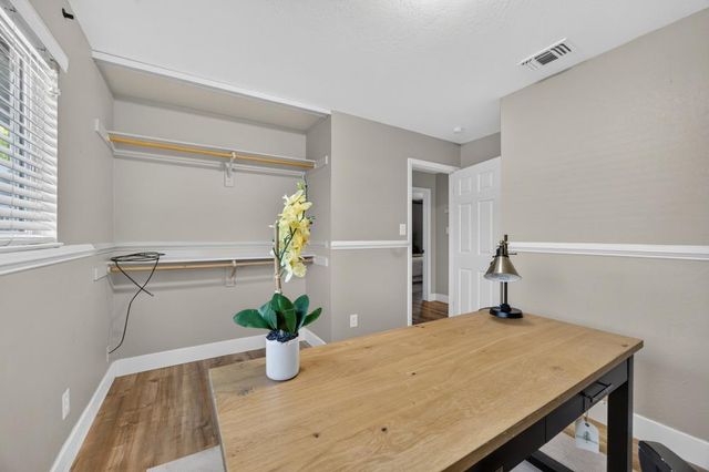 9325 Terra Linda Dr, Elk Grove, CA 95624