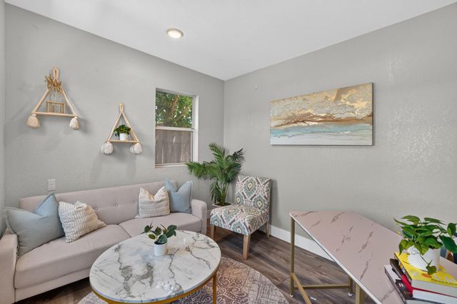 9325 Terra Linda Dr, Elk Grove, CA 95624