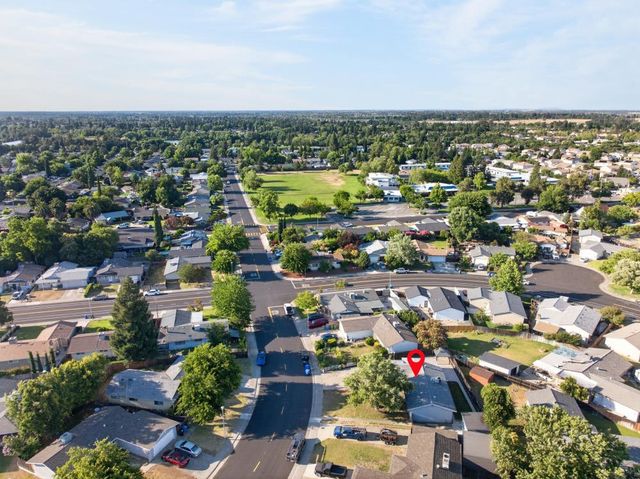 9325 Terra Linda Dr, Elk Grove, CA 95624