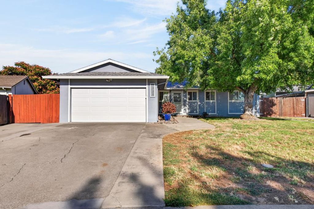 9325 Terra Linda Dr, Elk Grove, CA 95624