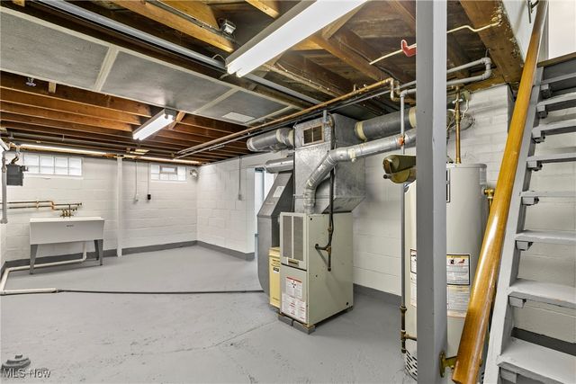 2577 Hawthorne Road, Cuyahoga Falls, OH 44221